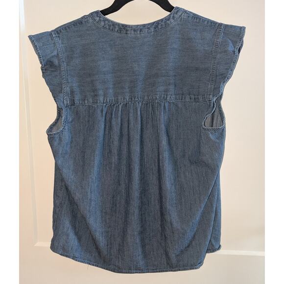 Tommy Hilfiger Chambray Blouse Size Large Denim Top Ruffle Sleeveless Pintuck - Picture 2 of 4
